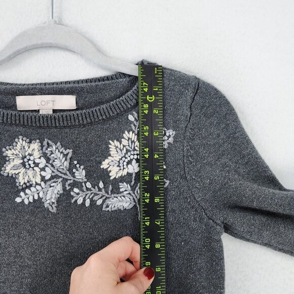 Ann Taylor LOFT Sweater Womens Small Gray Lightweight Cotton Floral Embroidered - Picture 5 of 9